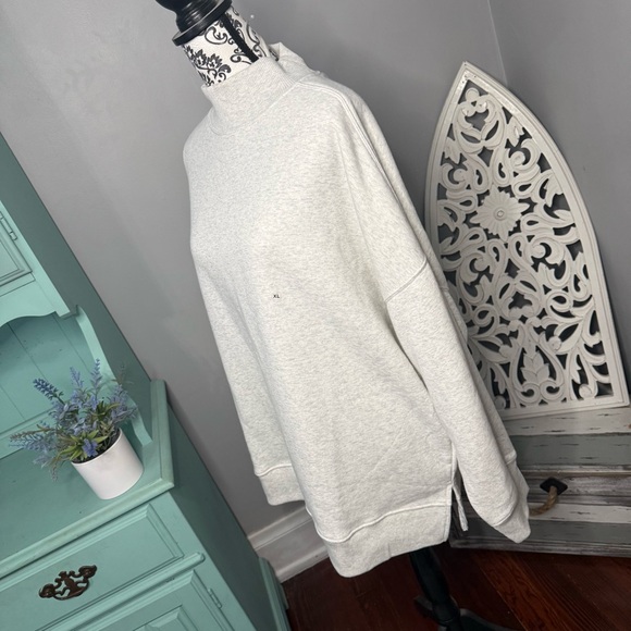 American Eagle Every Day Luxe Mock Neck Sweatshirt Size XL Light Heather Gray - Picture 7 of 14